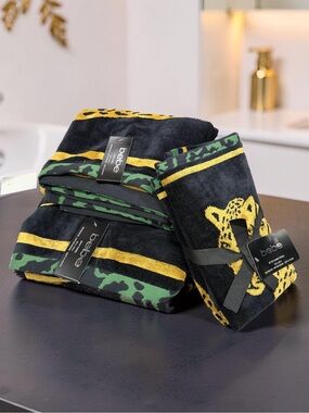 bebe NWT Beautiful Plush Gold, Black & Green Leopard Print 3pc Towel Set